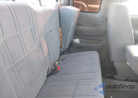 2000 Toyota Tundra Sr5 V8 from USA, damaged, VIN 5TBBT4417YS079775